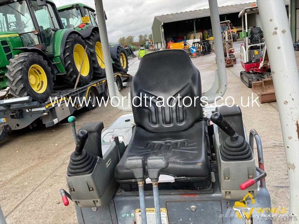 Takeuchi TB 219 Mini kotrók < 7t
