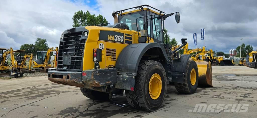 Komatsu WA380-8 Gumikerekes homlokrakodók