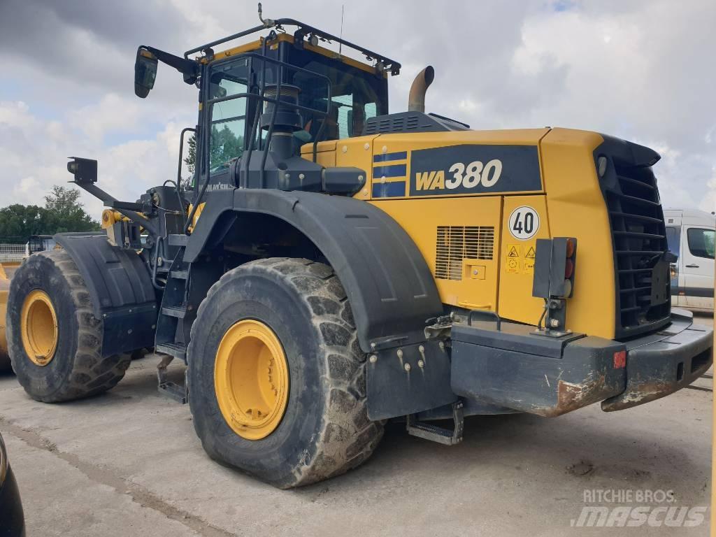 Komatsu WA380-8 Gumikerekes homlokrakodók