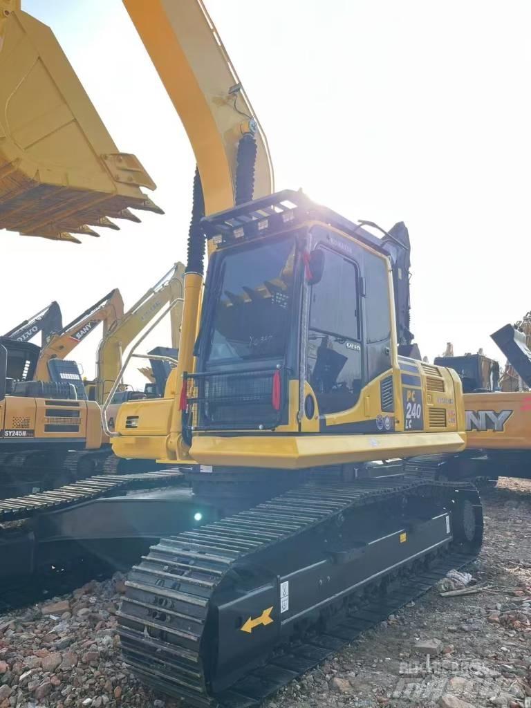 Komatsu 240 LC-8 Lánctalpas kotrók