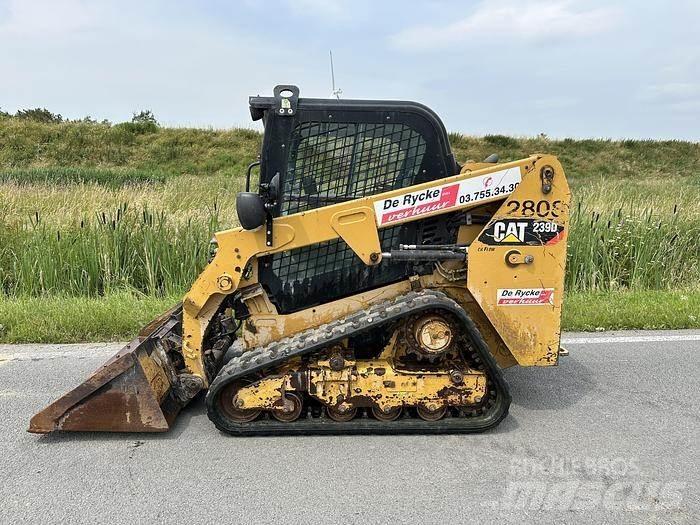 CAT 239D Lánctalpas homlokrakodók