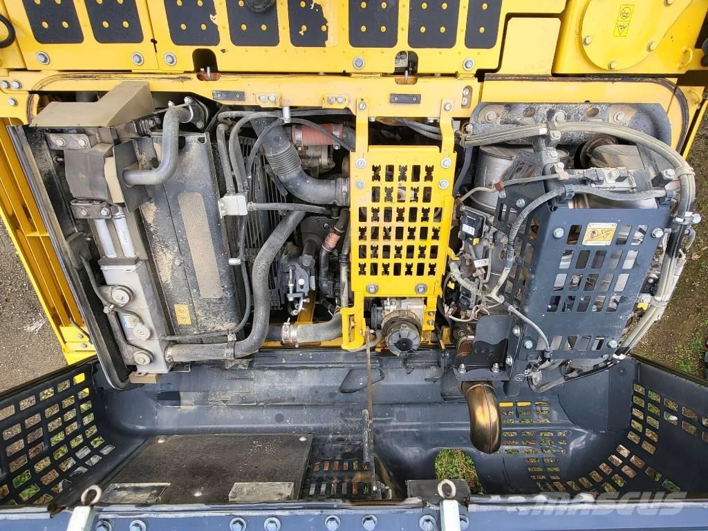 Komatsu PC240NLC-11 Lánctalpas kotrók