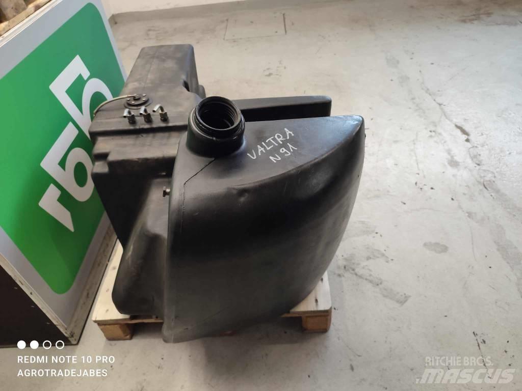 Valtra N91 Fuel Tank Vezetőfülke és belső tartozékok