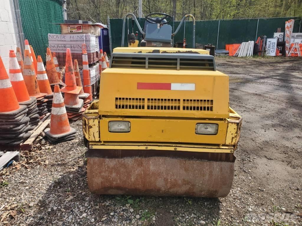 Bomag BW121 AD-2 Ikerdobos hengerek