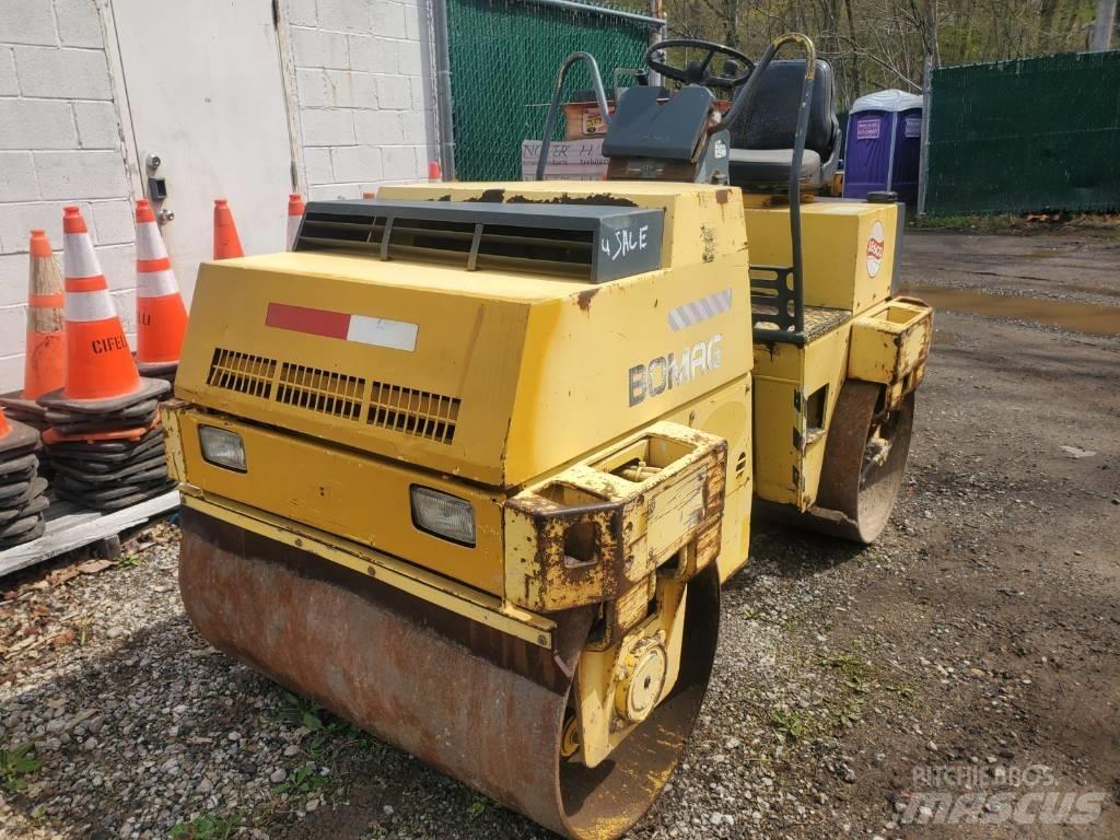 Bomag BW121 AD-2 Ikerdobos hengerek