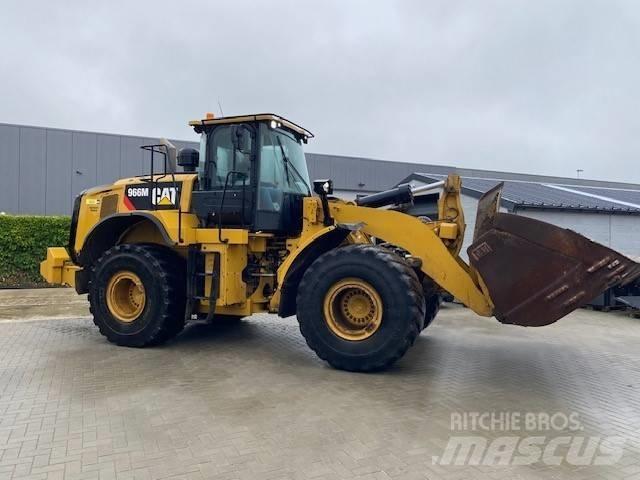 CAT 966 M Gumikerekes homlokrakodók
