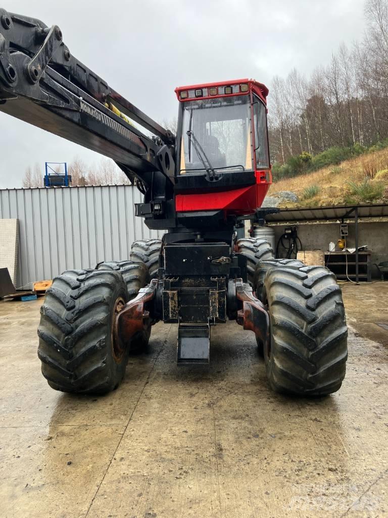 Komatsu 931.1 Betakarítók