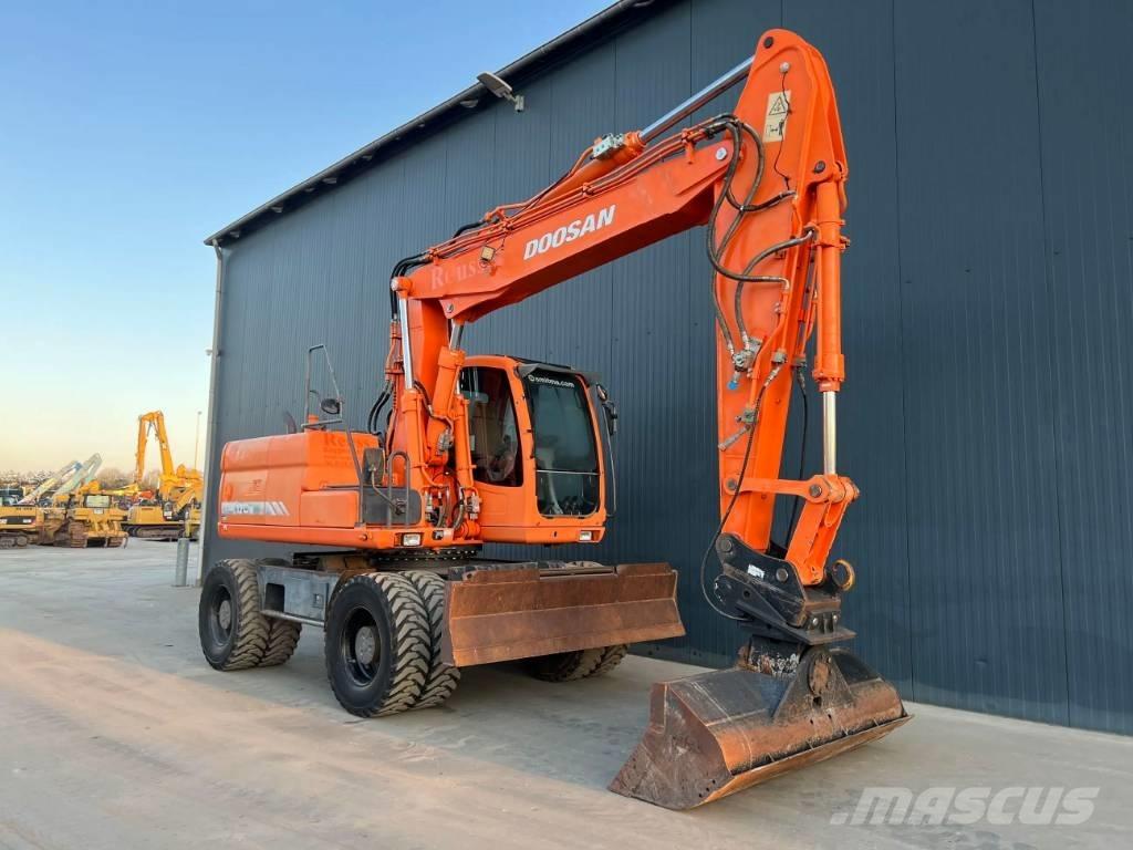 Doosan DX170W Gumikerekes kotrók