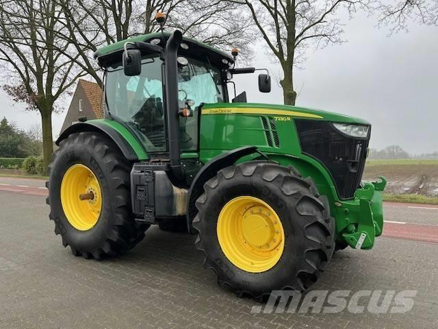 John Deere 7230 R Traktorok