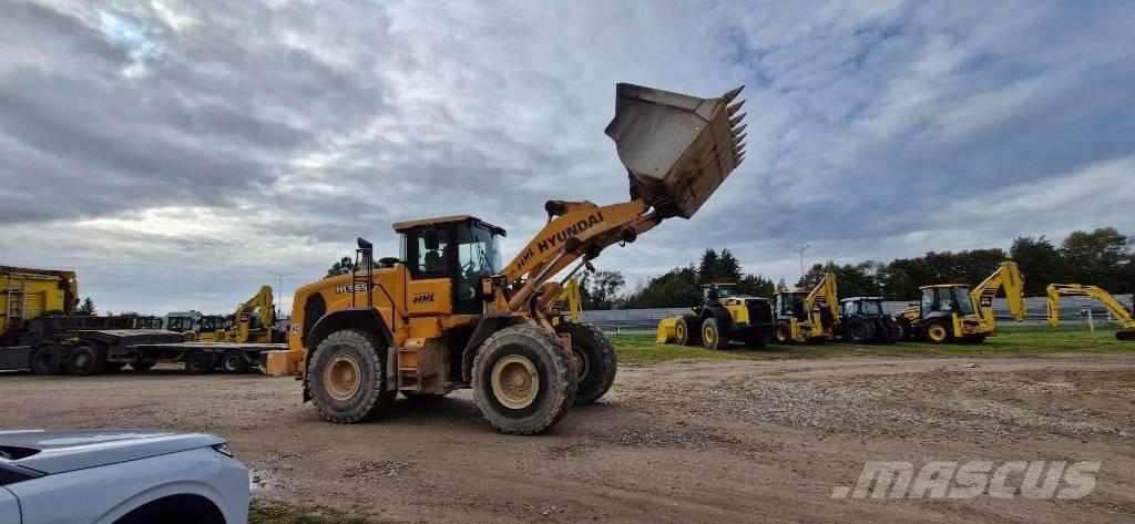 Hyundai HL 965 Gumikerekes homlokrakodók