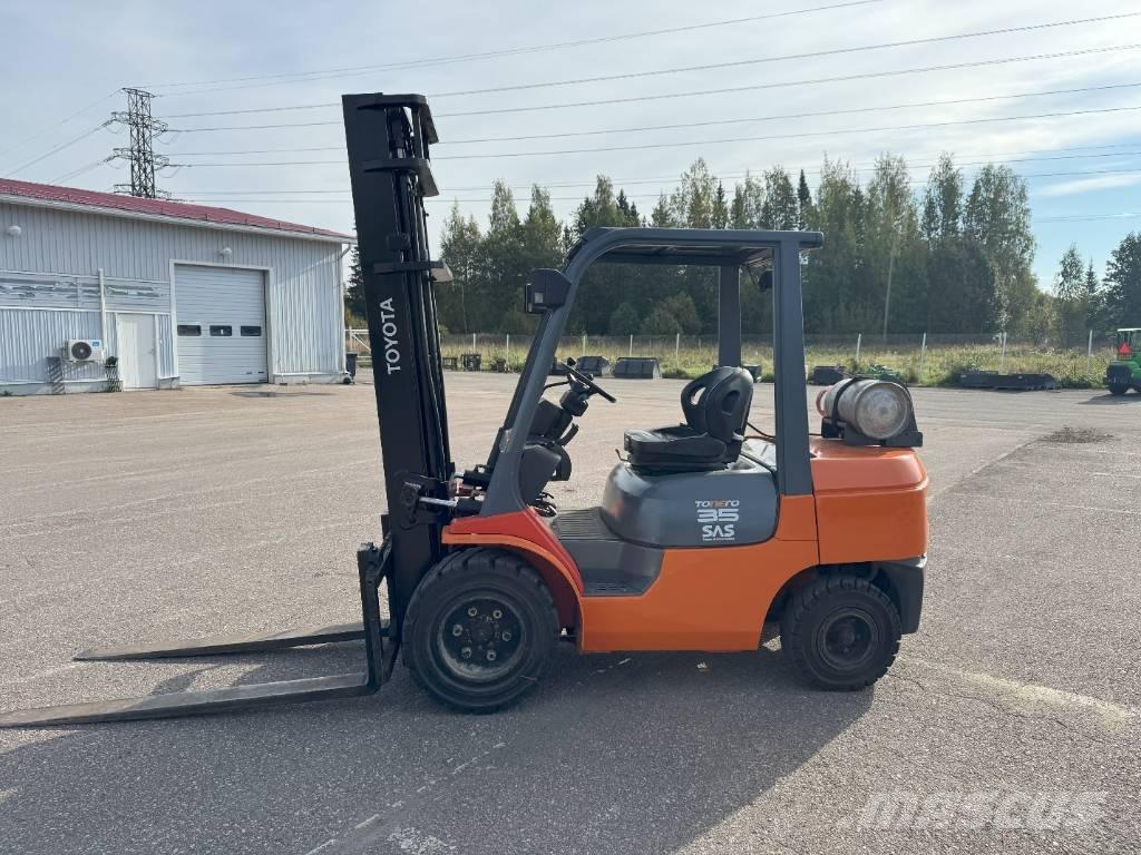 Toyota 02-7 FGJF 35 Gázüzemű targoncák