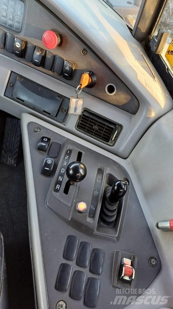 Volvo A 25 F Csuklósdömperek