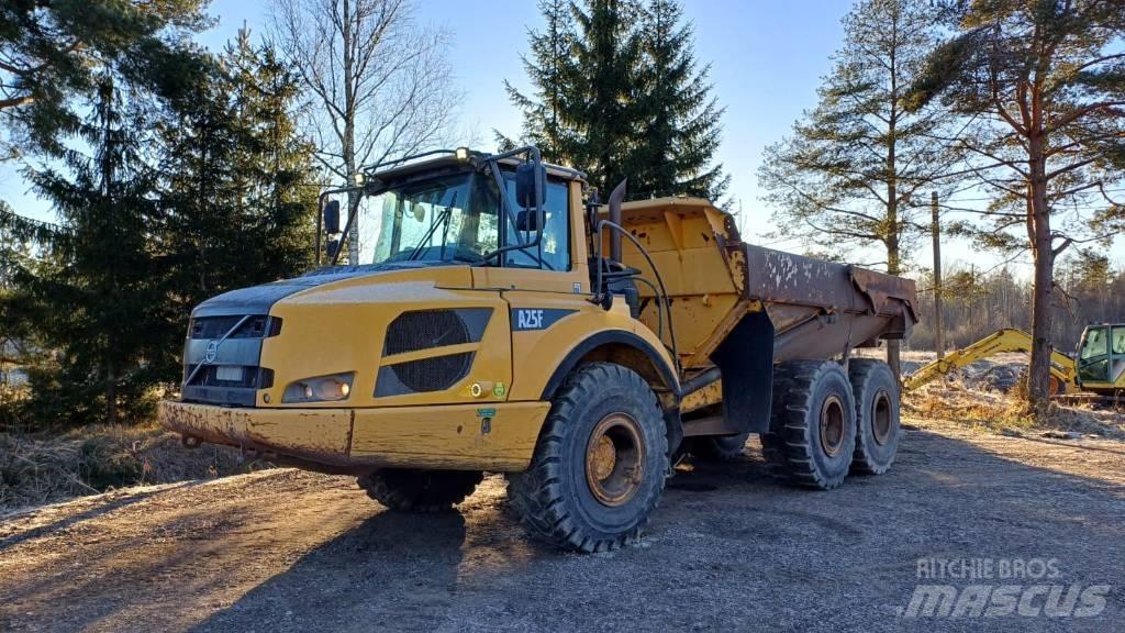 Volvo A 25 F Csuklósdömperek