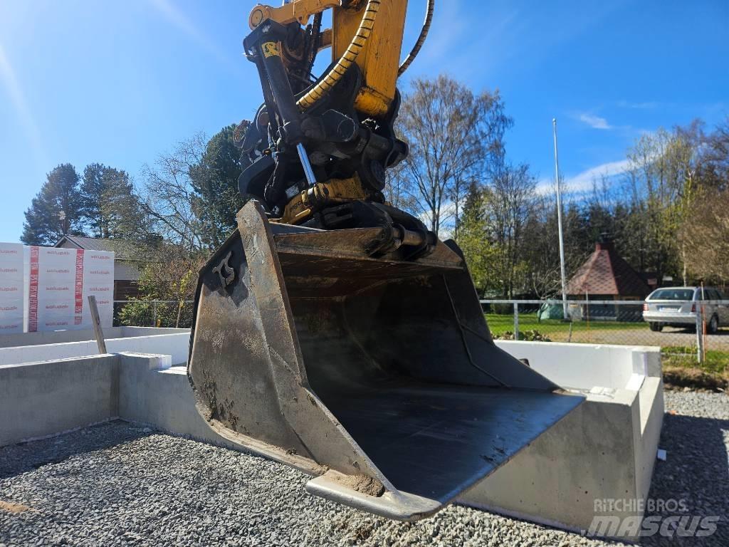 JCB 245 XLR Lánctalpas kotrók