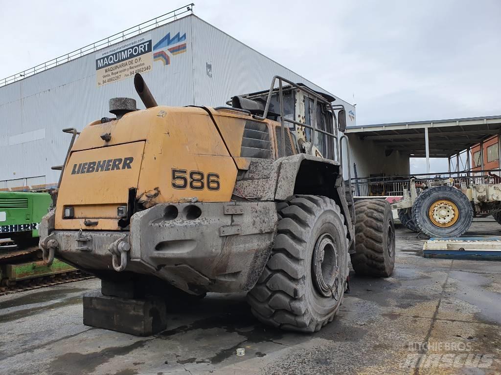 Liebherr L 586 Gumikerekes homlokrakodók