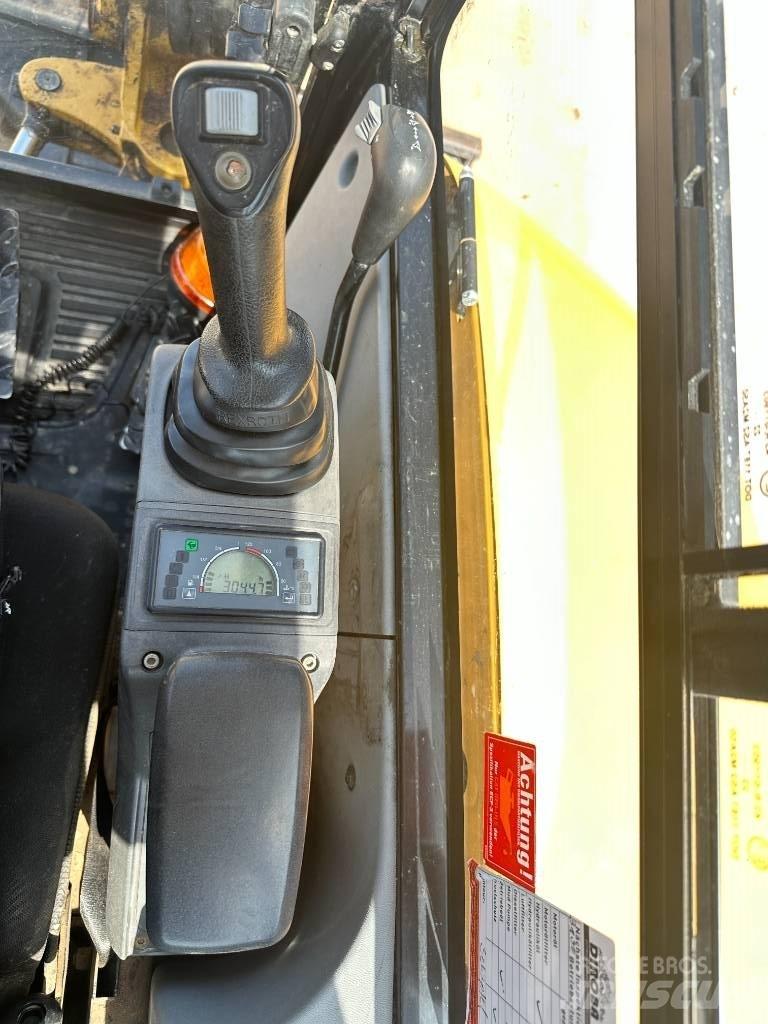 CAT 302.7 D CR Mini kotrók < 7t