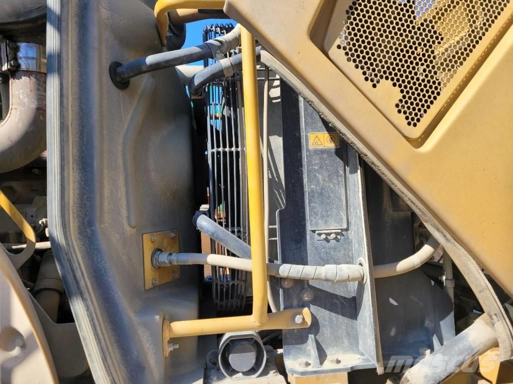 CAT 972 H Gumikerekes homlokrakodók
