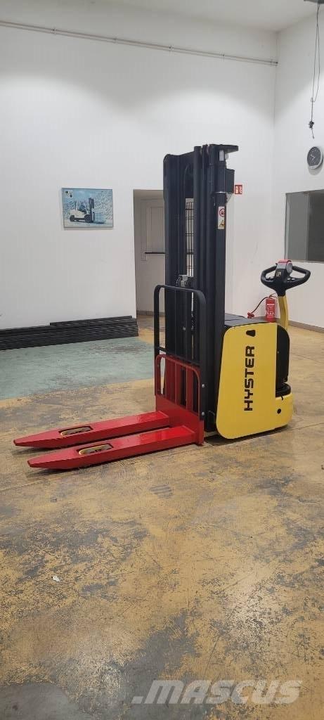Hyster S 1.4 AC Elektromos gyalogkíséretű targoncák