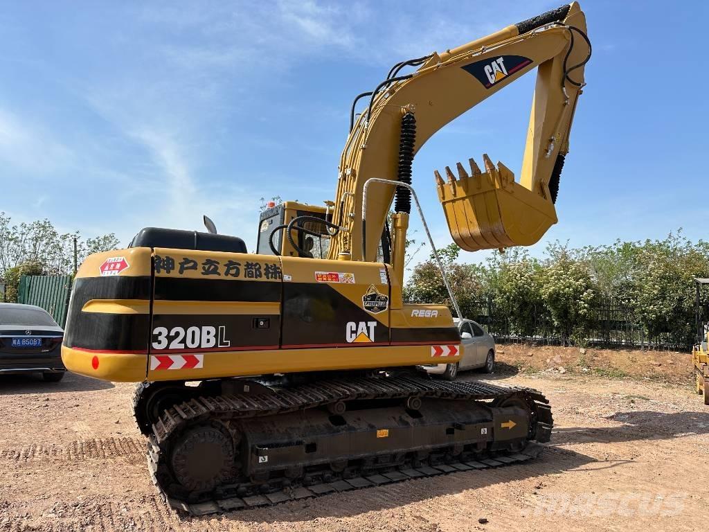 CAT 320 B L Lánctalpas kotrók