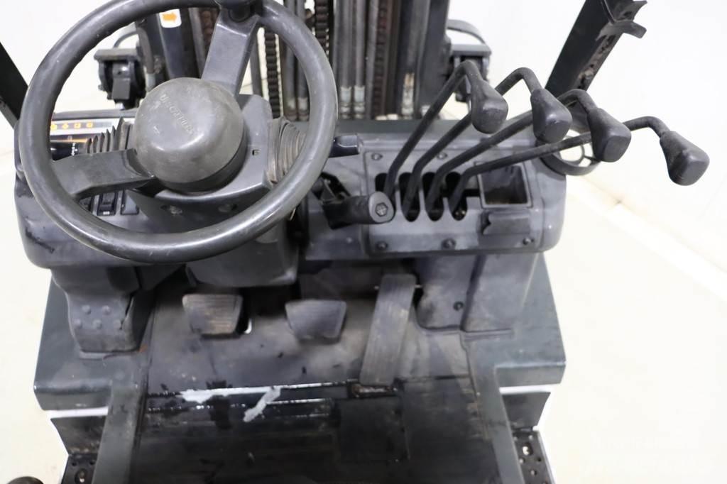 Nissan U1D2A20LQ Gázüzemű targoncák