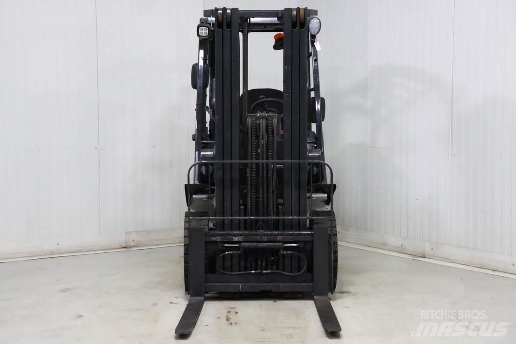 Nissan U1D2A20LQ Gázüzemű targoncák