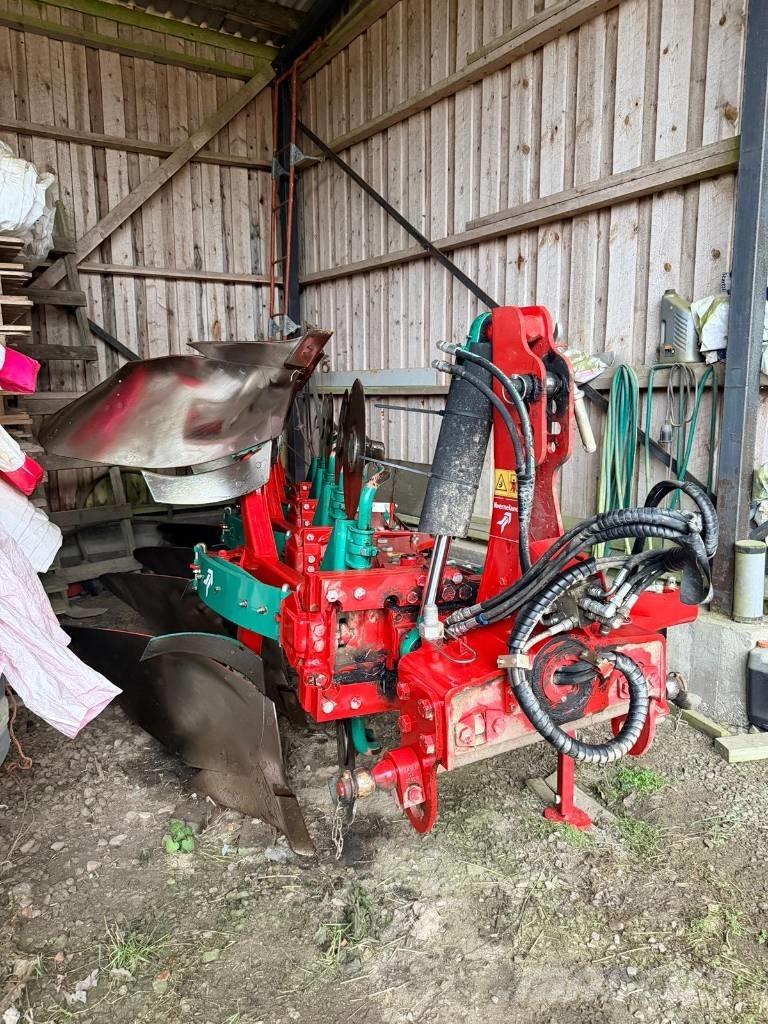 Kverneland ES85 Váltvaforgató ekék