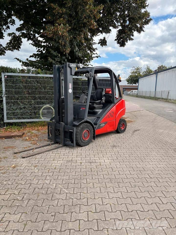 Linde H 30 T Gázüzemű targoncák