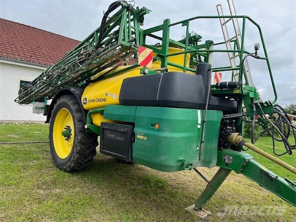 John Deere M952I Vontatott trágyaszórók