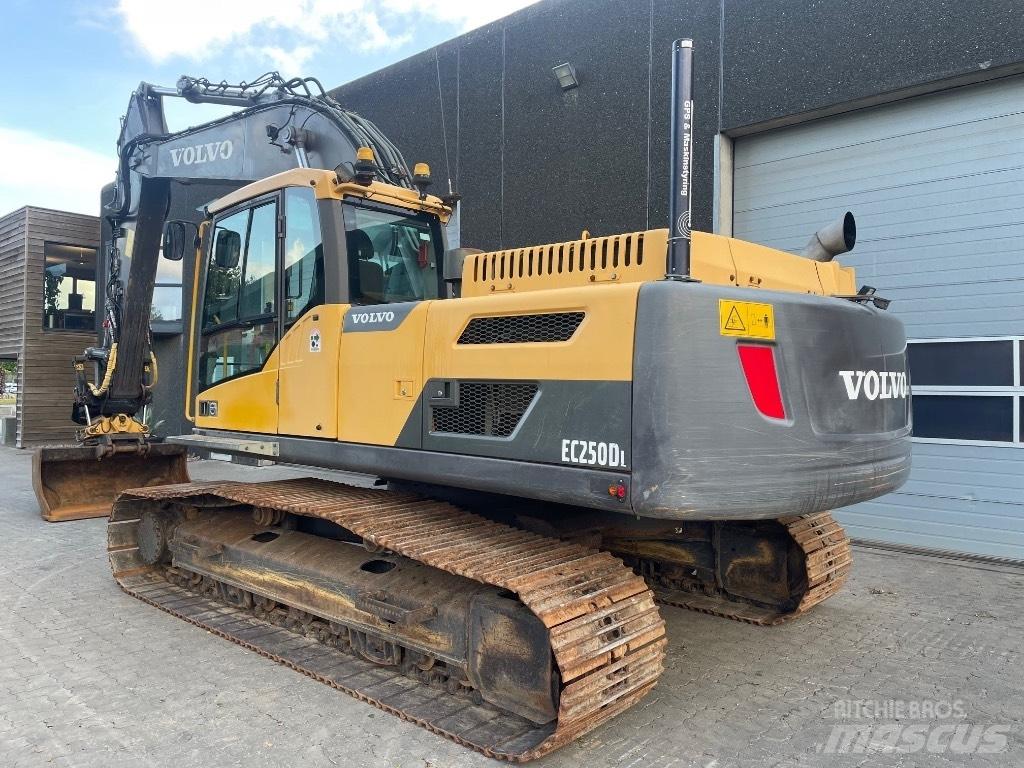 Volvo EC250DL Lánctalpas kotrók