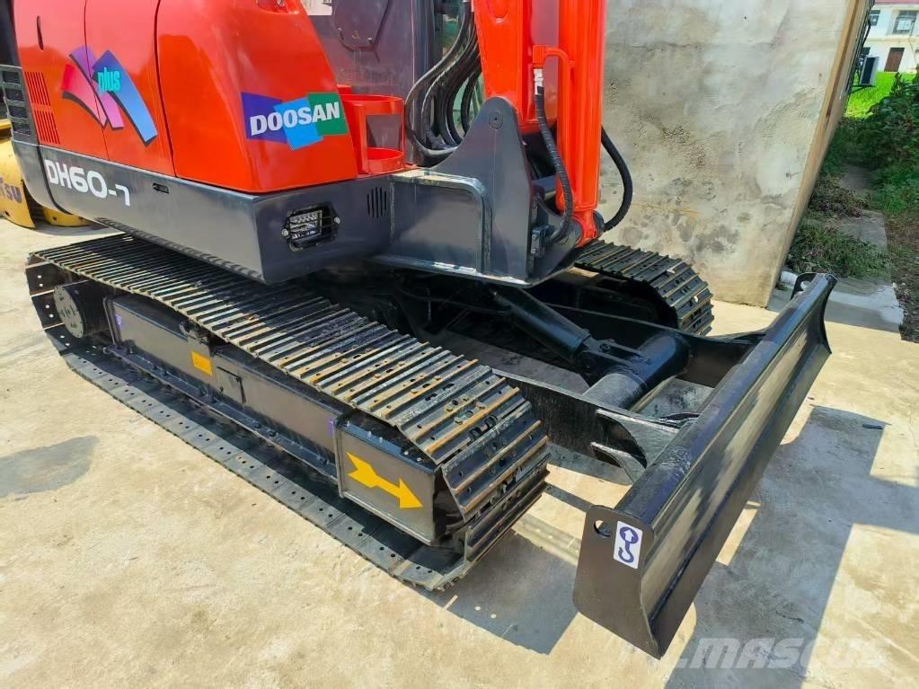 Doosan DH 60 Mini kotrók < 7t