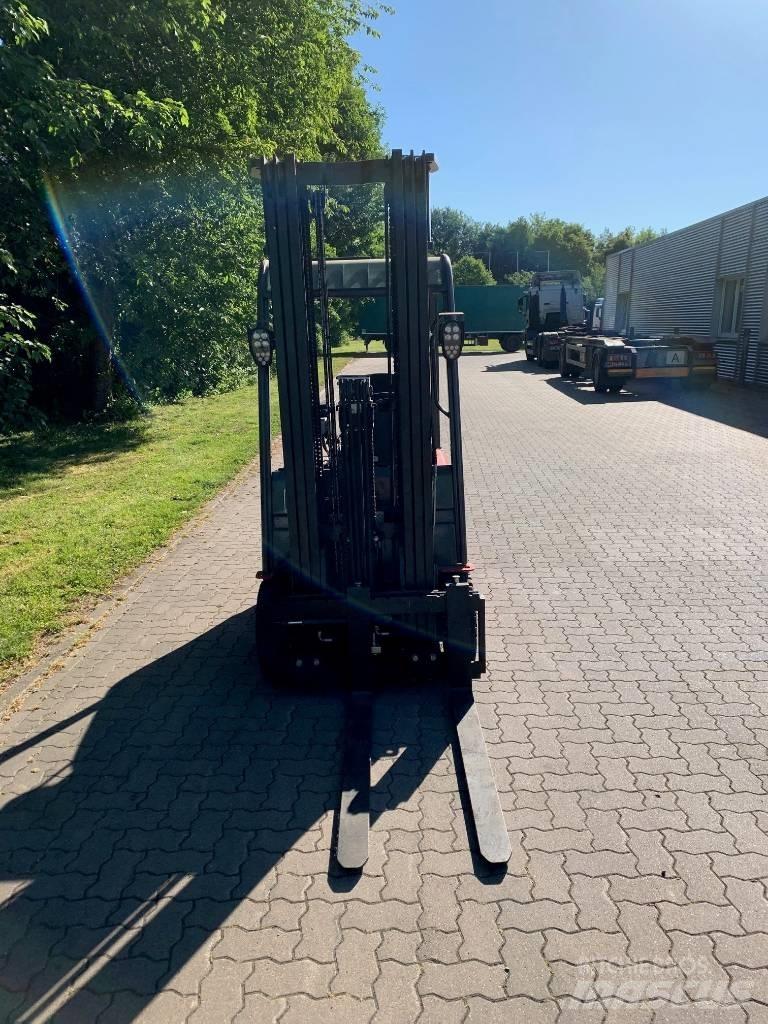 Manitou ME318 Elektromos targoncák