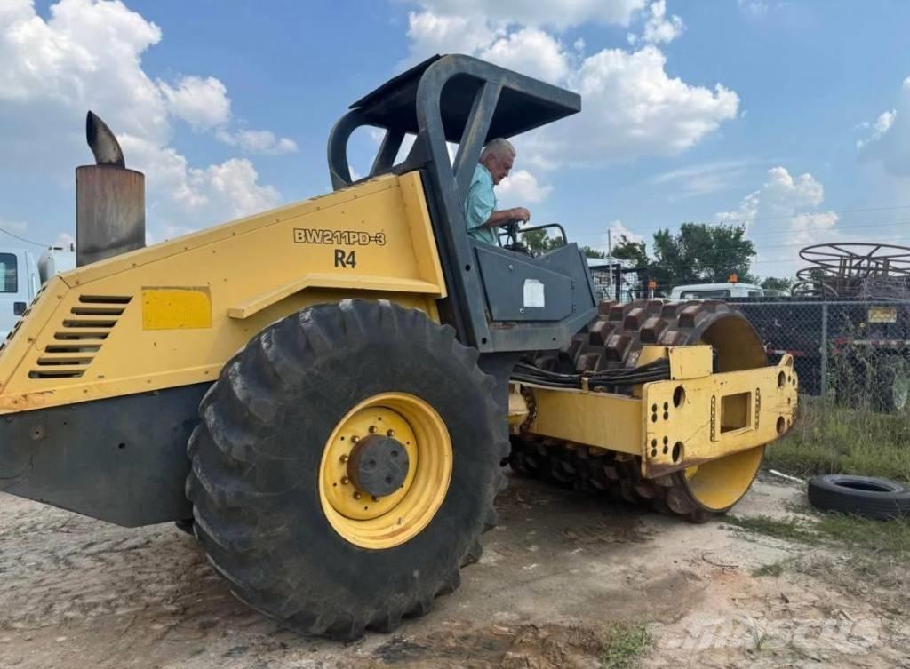 Bomag BW 211 P D-3 Egydobos hengerek