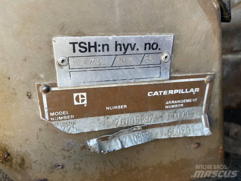CAT 225 Lánctalpas kotrók