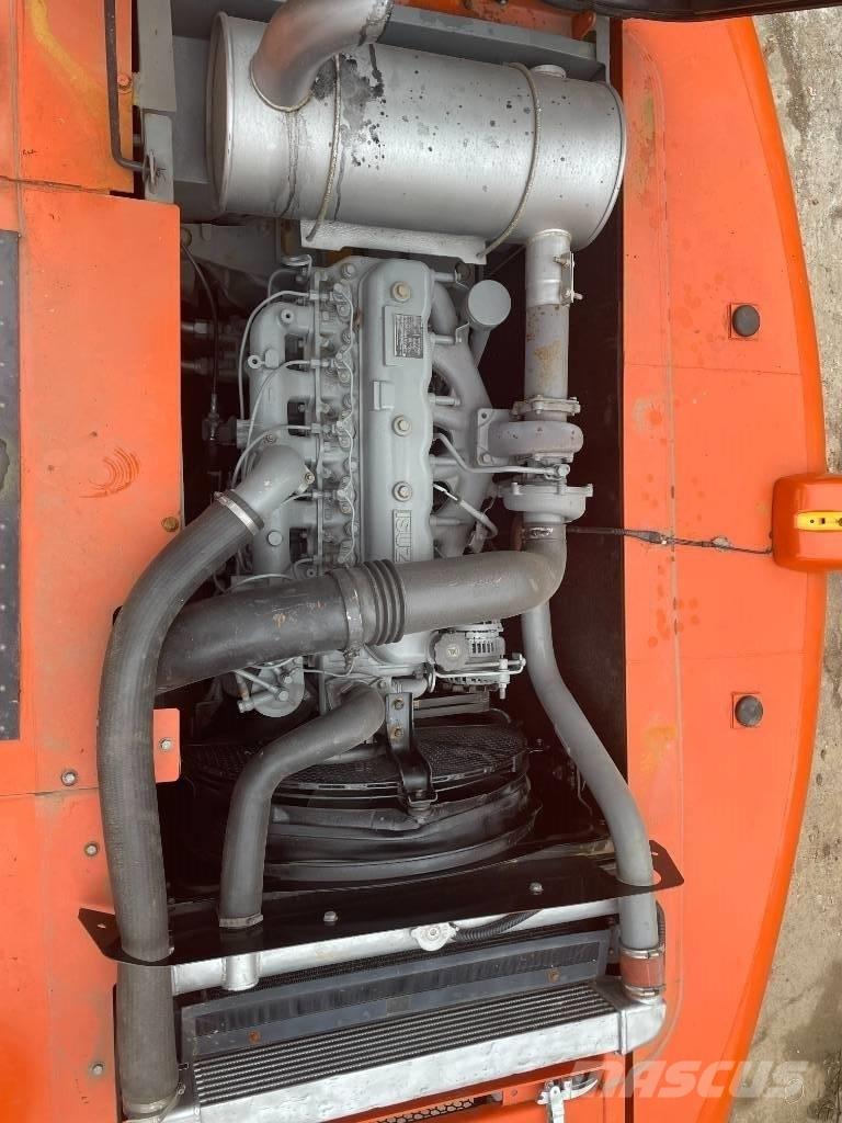 Hitachi ZX 200 Lánctalpas kotrók