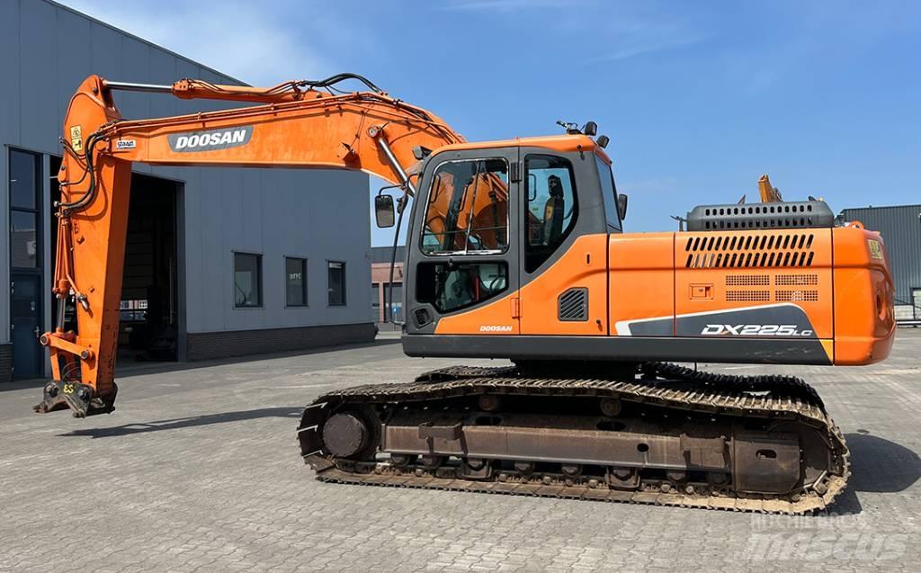 Doosan DX 225 LC-3 Lánctalpas kotrók