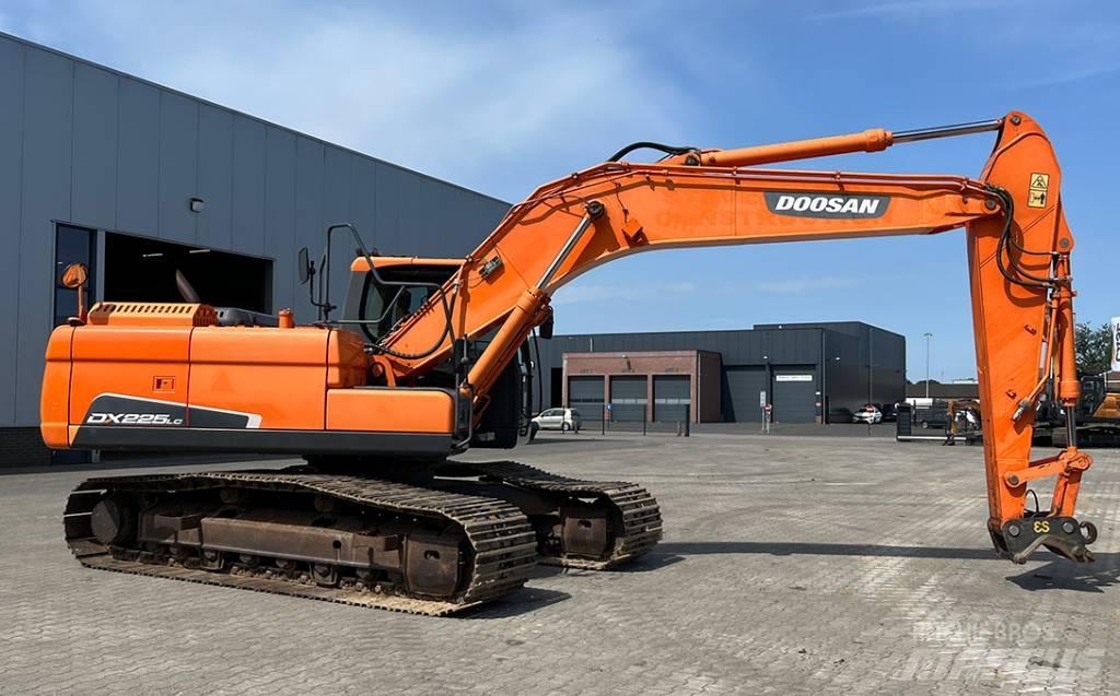 Doosan DX 225 LC-3 Lánctalpas kotrók