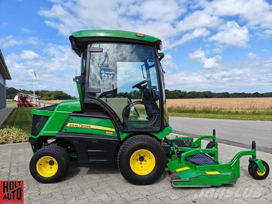 John Deere 1585 Ráülős fűnyírók