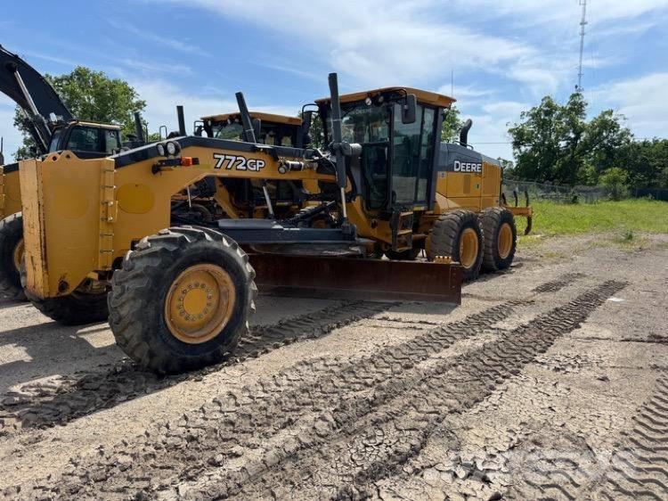 DEERE 772GP Gréderek