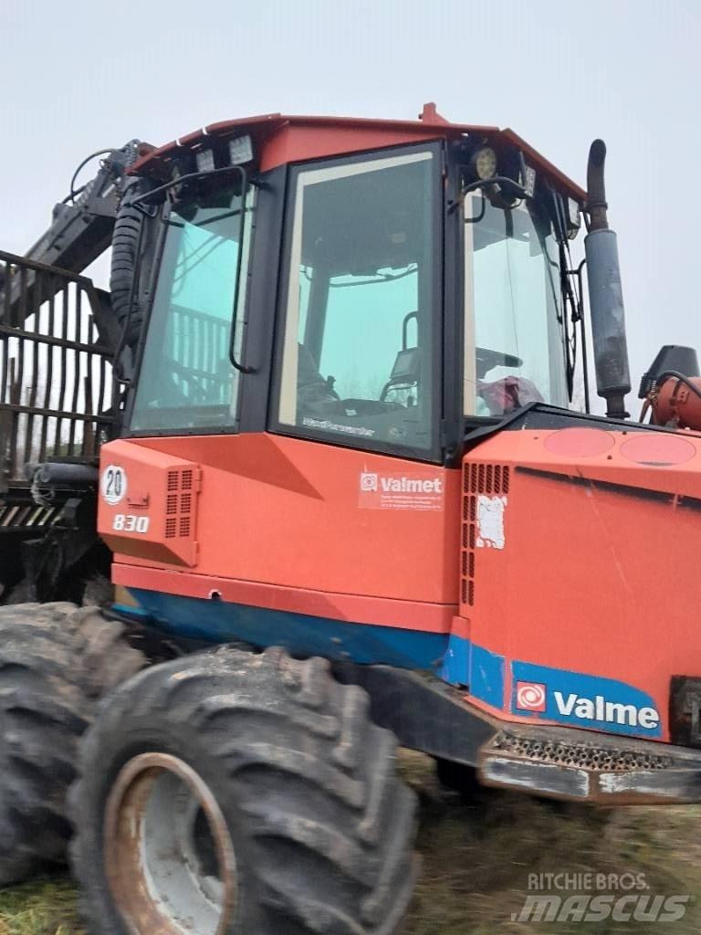 Valmet 830 Kihordók