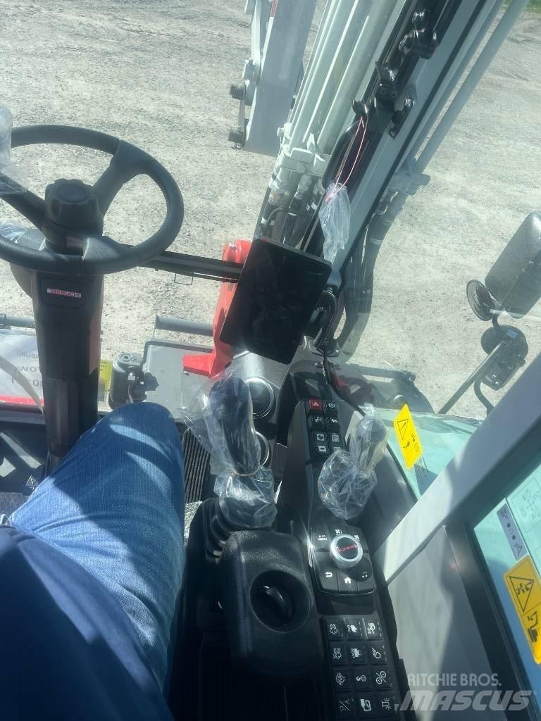 Takeuchi TB 370 W Gumikerekes kotrók