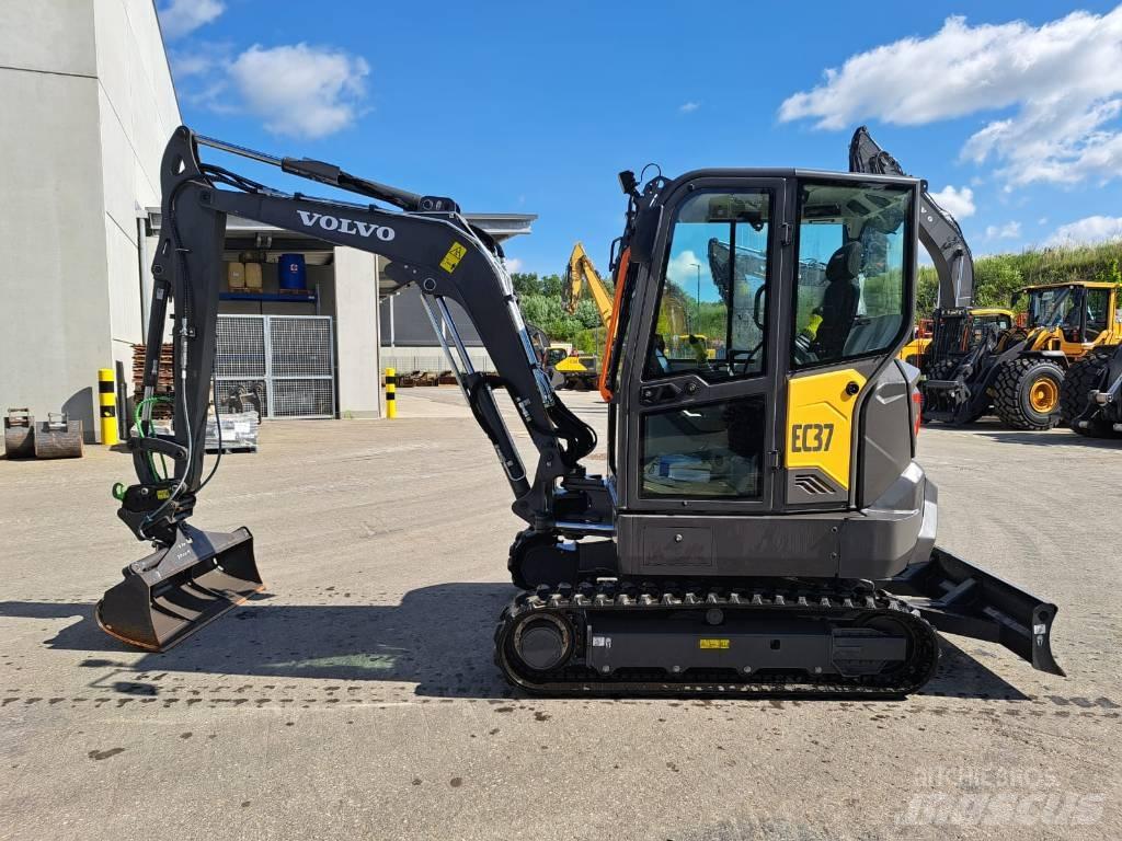 Volvo EC 37 F Mini kotrók < 7t