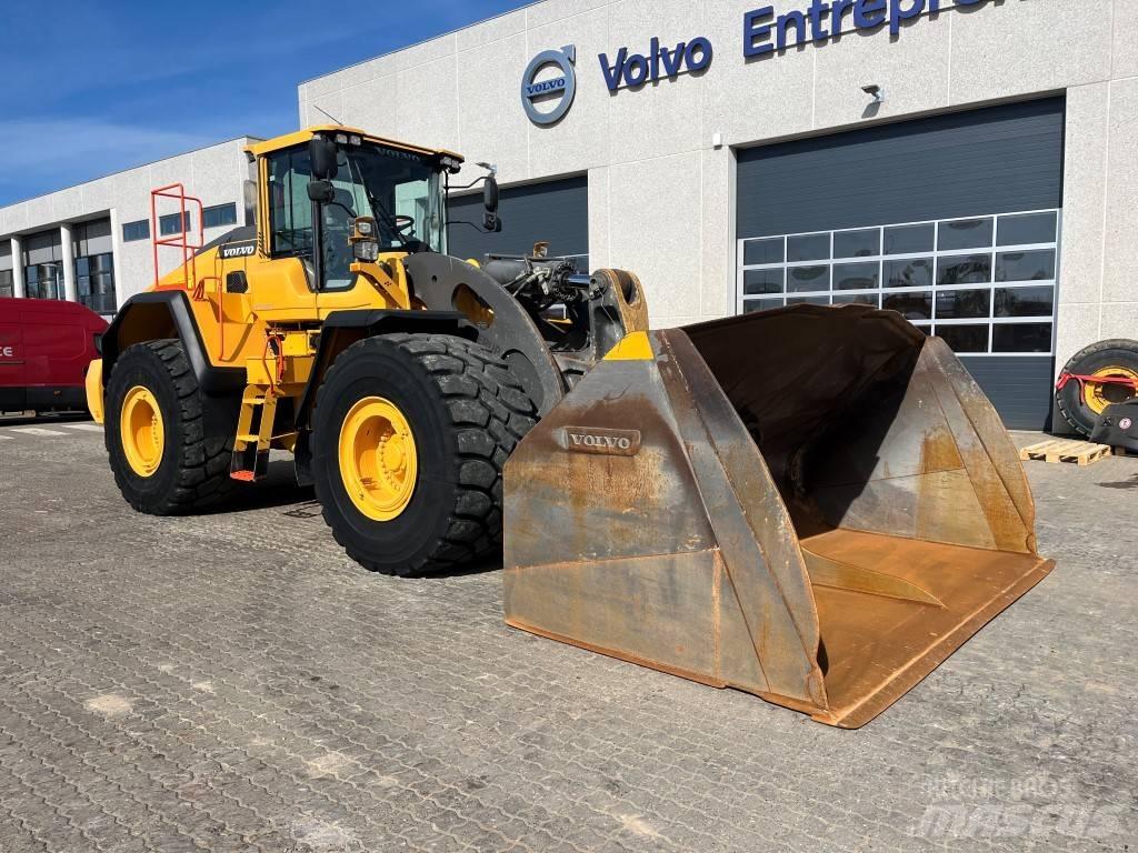 Volvo L260H Gumikerekes homlokrakodók