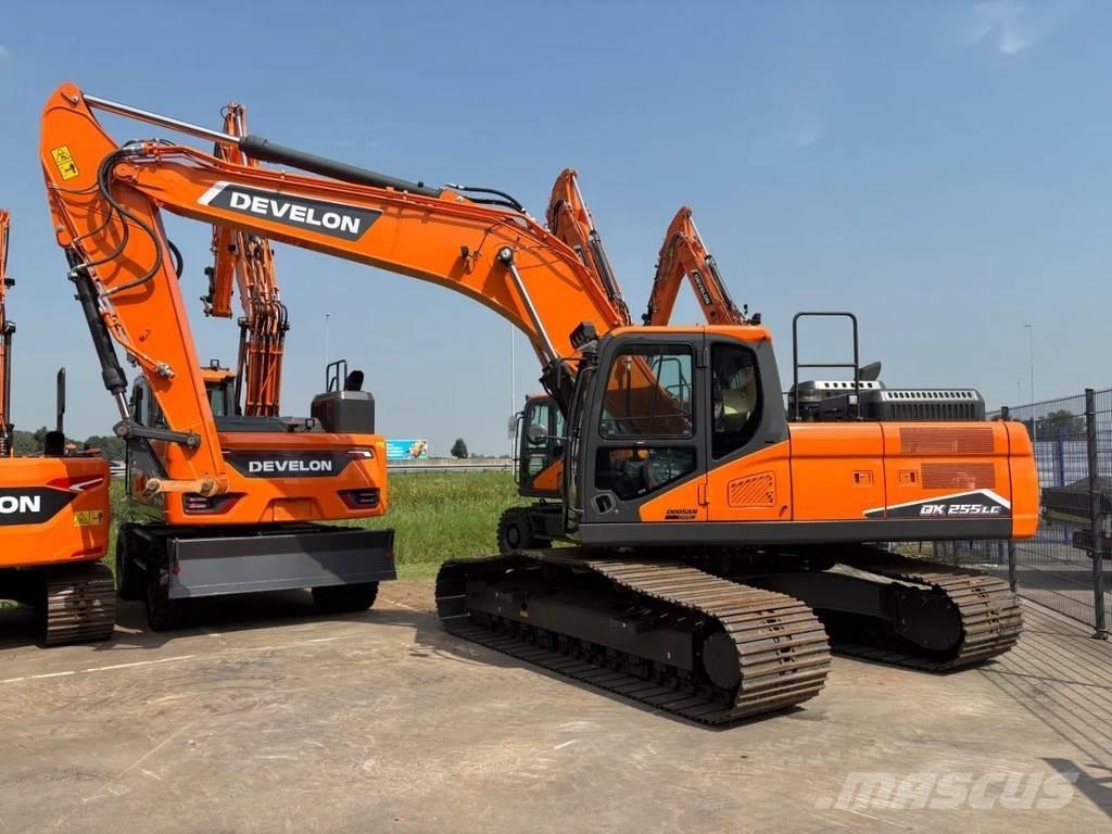 Develon DX255LC-7 Lánctalpas kotrók