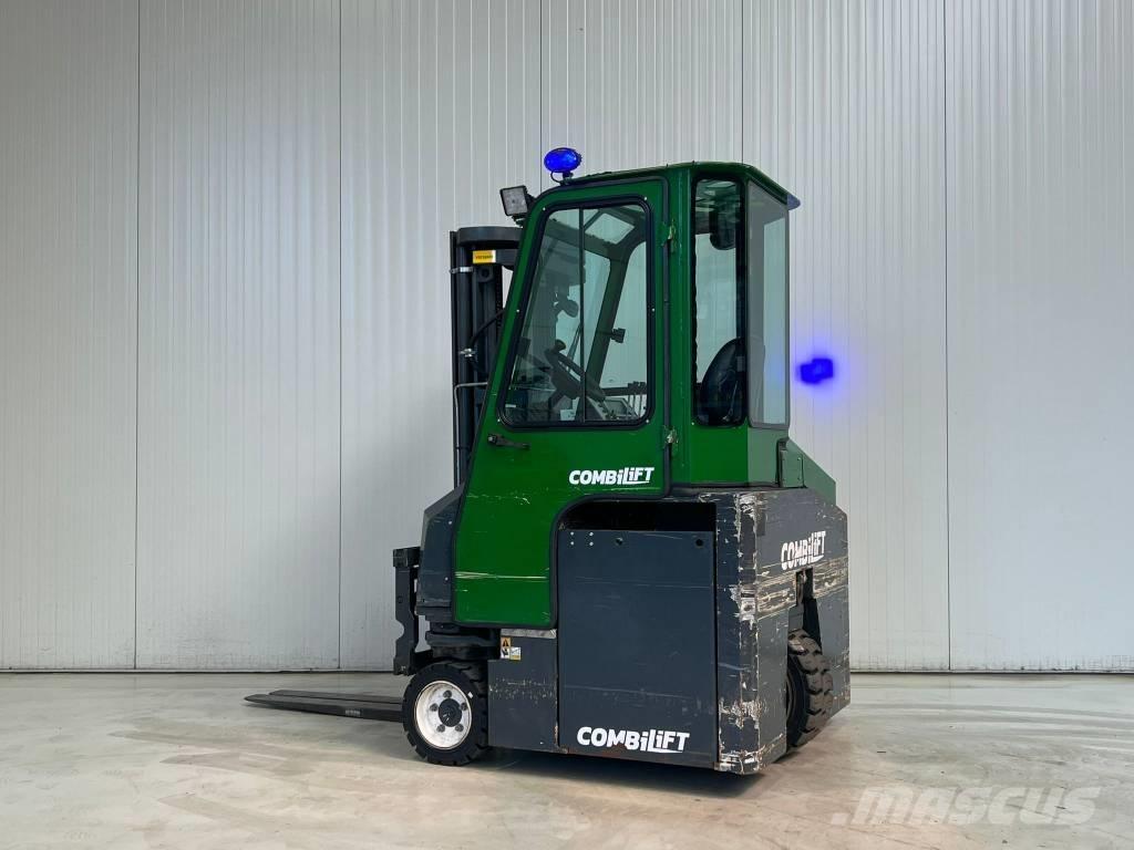 Combilift CBE2500 Tolóoszlopos négyutas targonca