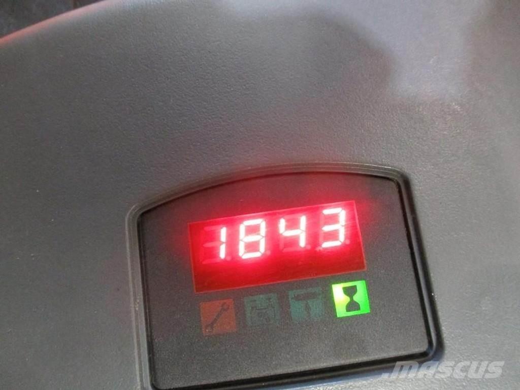 BT SPE120 XRD Vezetőállásos alacsony emelőkocsi