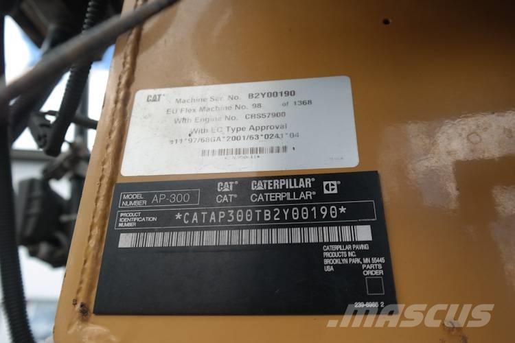 CAT AP 300 Aszfalt terítõ gépek