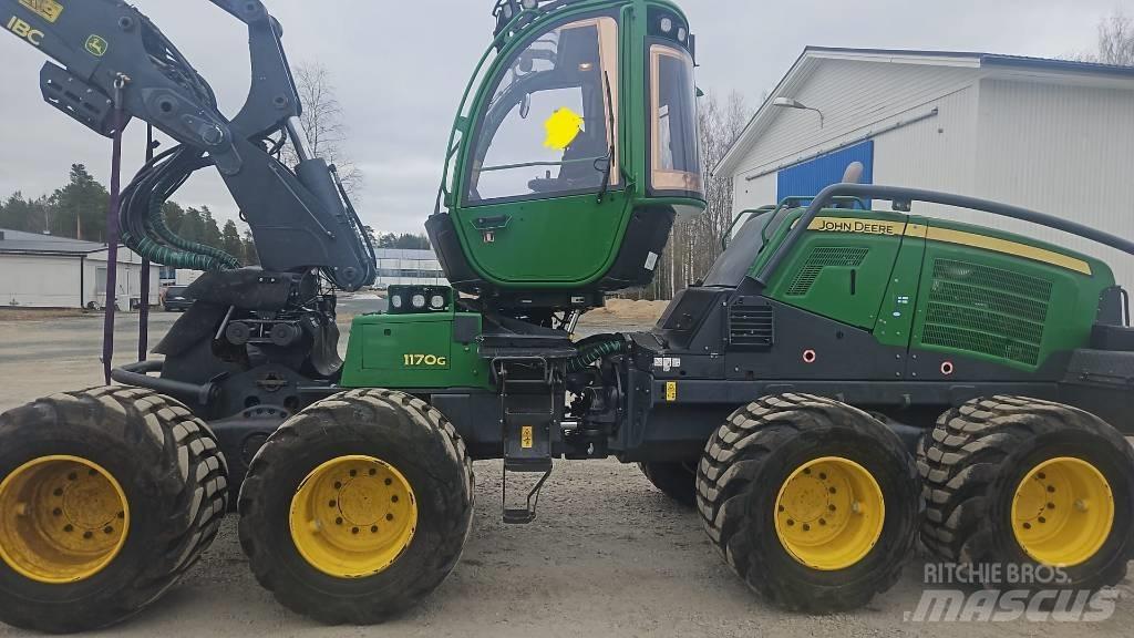 John Deere 1170 G Betakarítók
