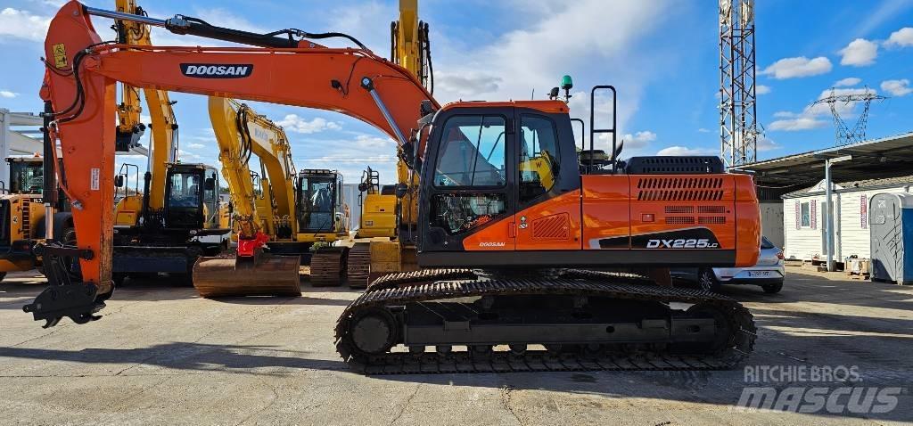 Doosan DX 225 Lánctalpas kotrók