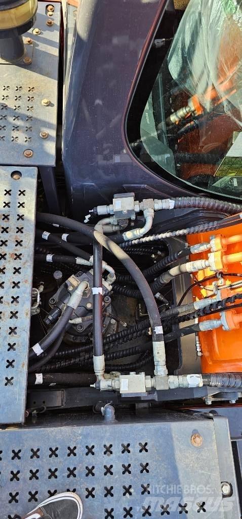 Doosan DX 225 Lánctalpas kotrók