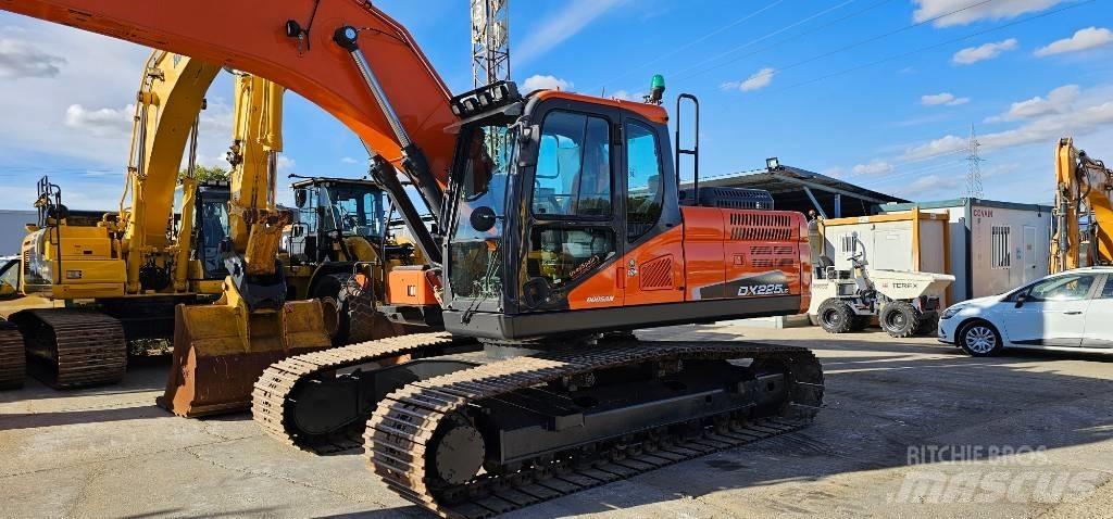Doosan DX 225 Lánctalpas kotrók
